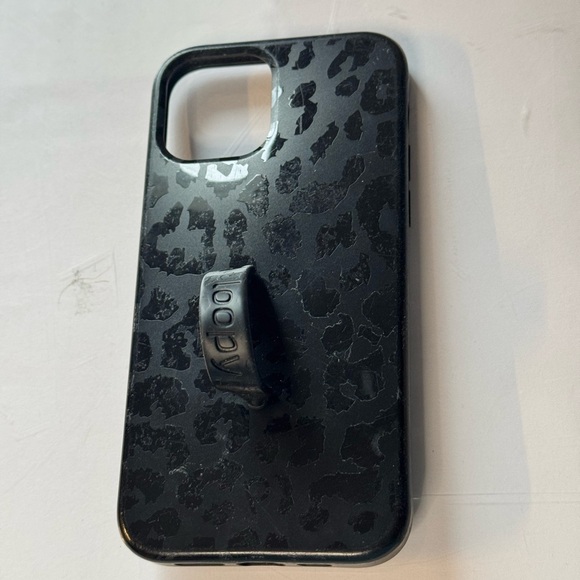 Loopy black leopard case - Picture 2 of 3